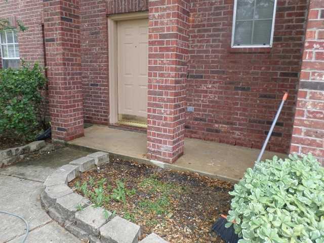 1619 Buckwood Ct - Photo 2 of 14