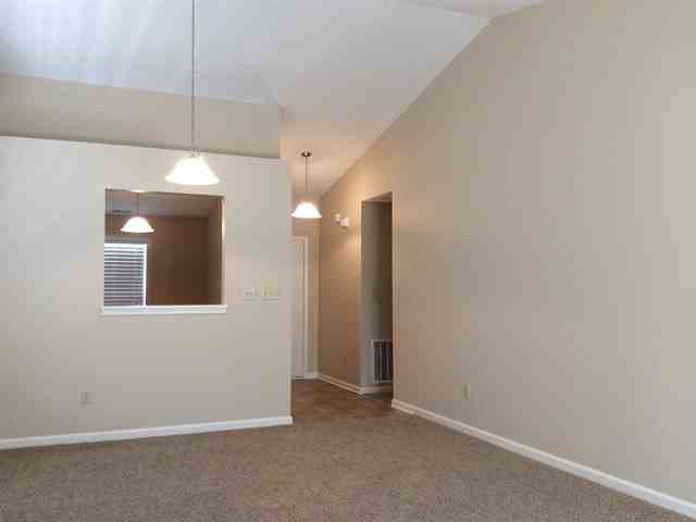 6909 N Karnes Dr - Photo 2 of 10