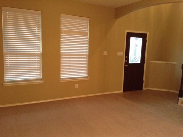 1456 Amazon Dr - Photo 2 of 12