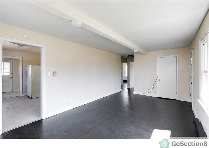 4216 Sheffield Rd - Photo 3 of 11