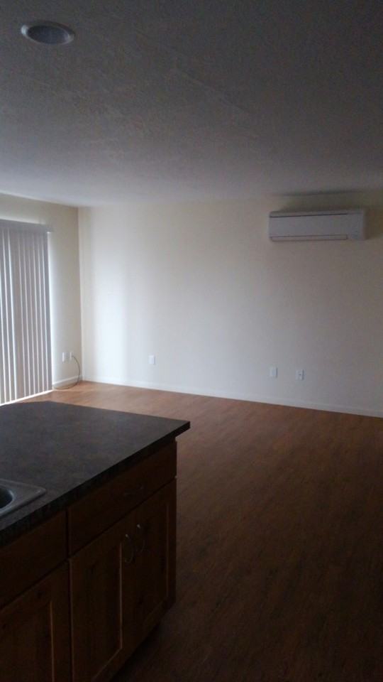 1810 College St - Photo 3 of 9