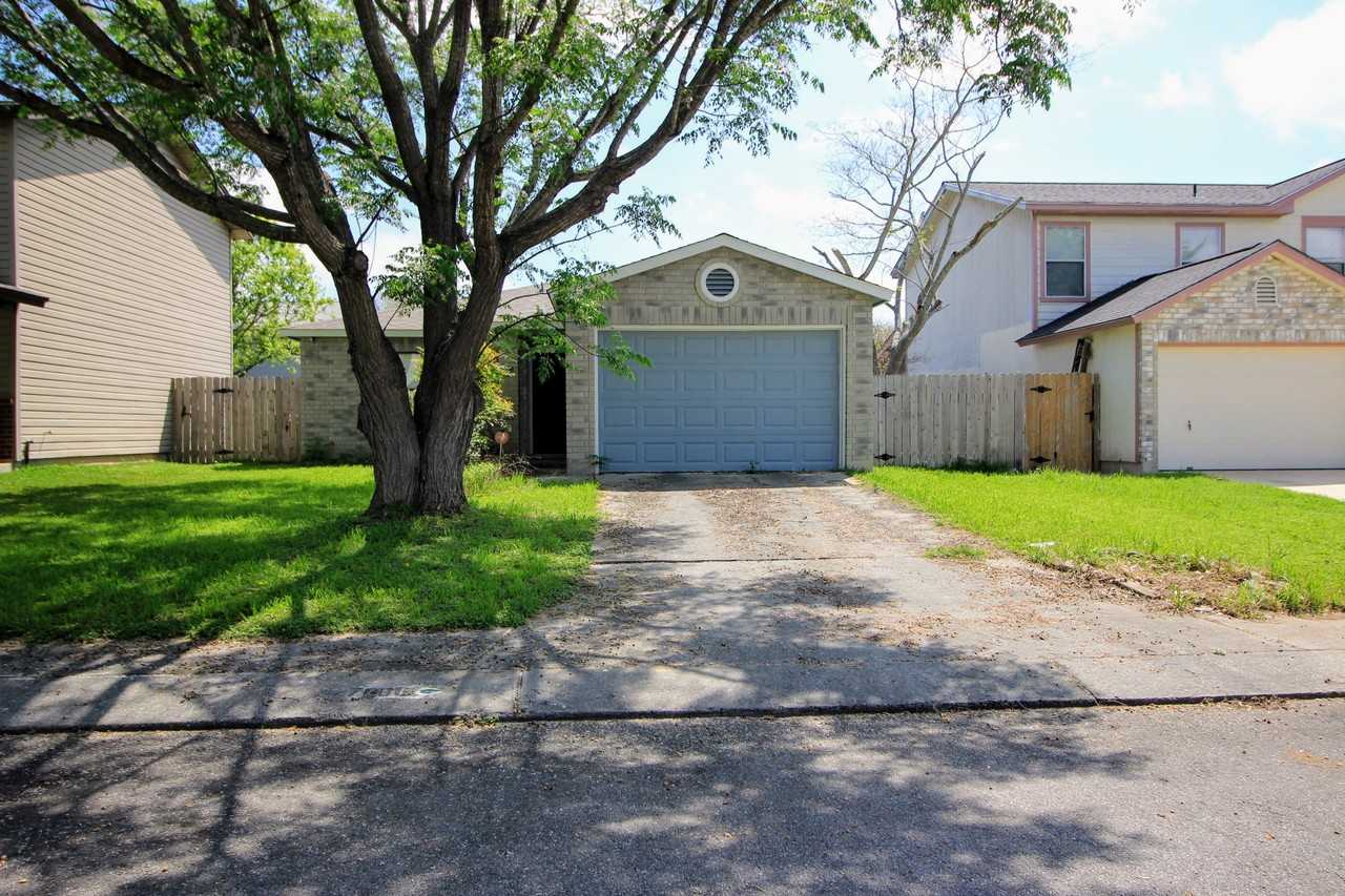 7606 Chatsworth - Photo 3 of 16