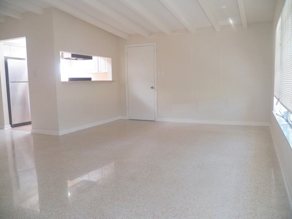 1640 Illinois Rd - Photo 3 of 16