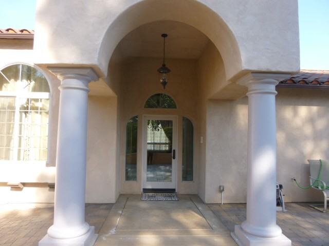 1261 N Nutmeg St - Photo 2 of 22