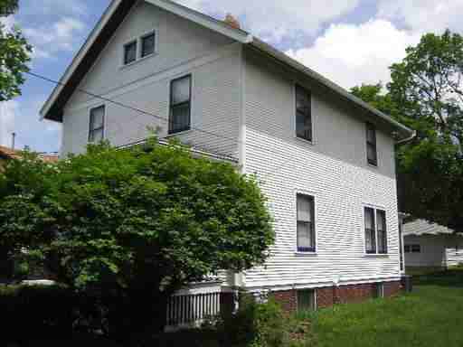 215 N Chicago Ave - Photo 3 of 8