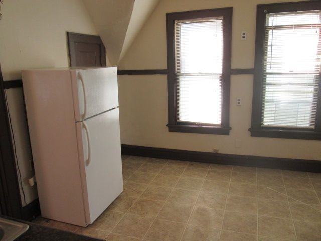 2614 N 35th St - Photo 3 of 8