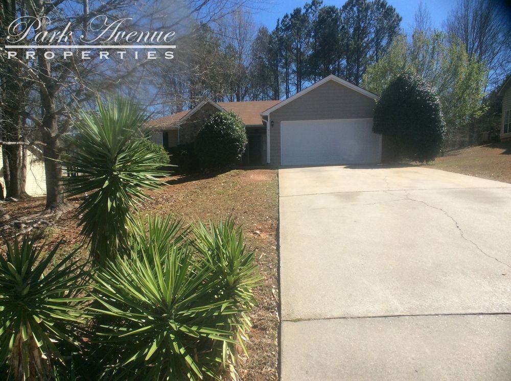 411 Fieldgreen Dr - Photo 2 of 18