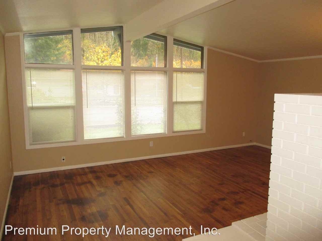 7175 Webb Dr SE - Photo 2 of 15