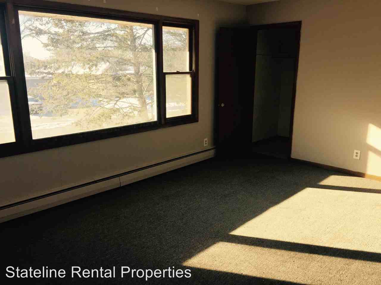 2916 Halsted Rd - Photo 2 of 5