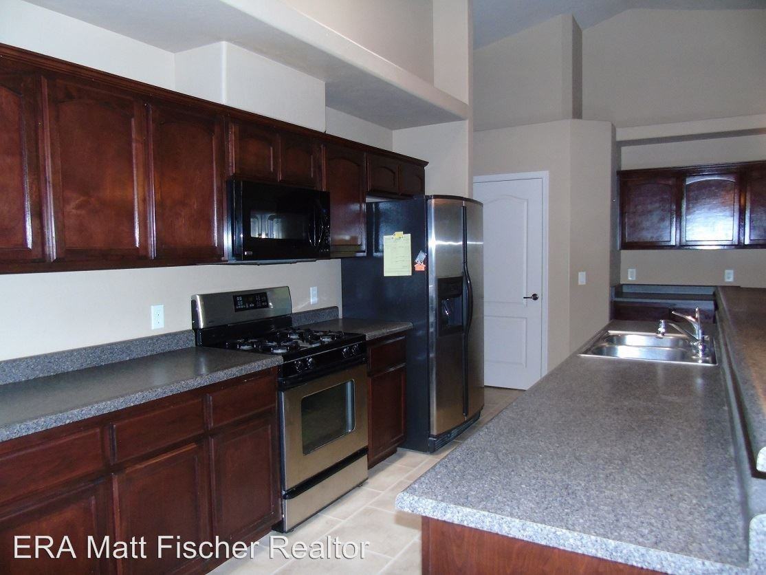 4825 W 30th St - Photo 2 of 11