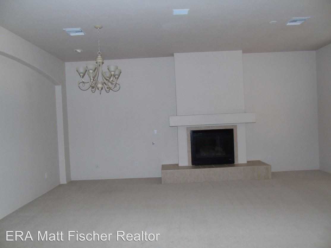 4825 W 30th St - Photo 3 of 11