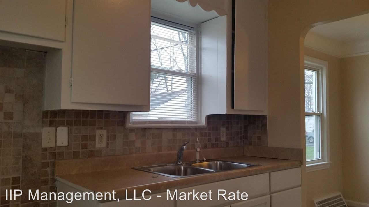 4384 Ingleside Rd - Photo 3 of 9