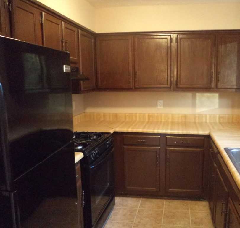 9395 Forest Knoll Dr - Photo 2 of 6