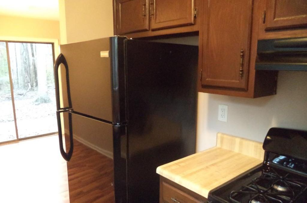 9395 Forest Knoll Dr - Photo 3 of 6
