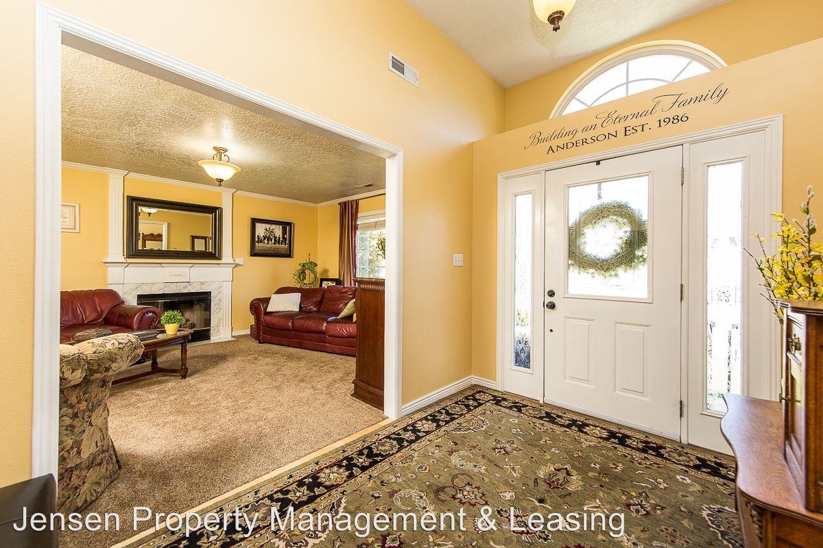 2355 W 1710 N Cir - Photo 3 of 20