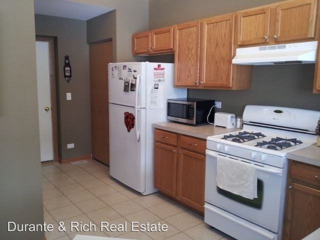 647 Arbor Cir - Photo 3 of 16