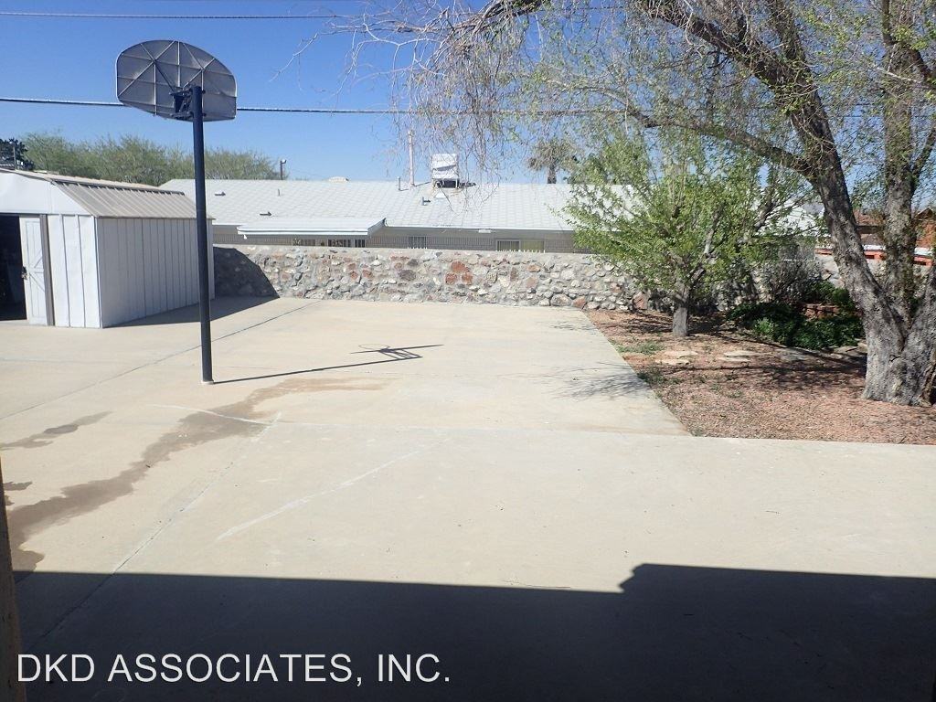 2221 Escarpa Dr - Photo 2 of 28