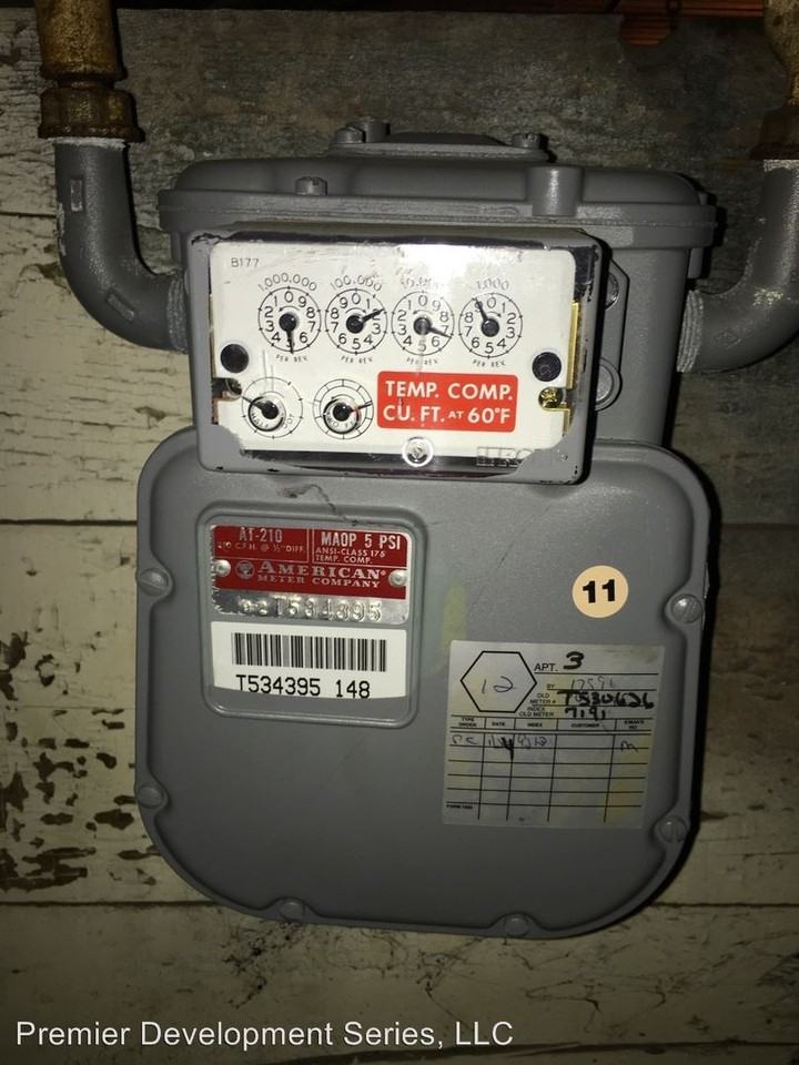 121 Hillside Street - Photo 3 of 4