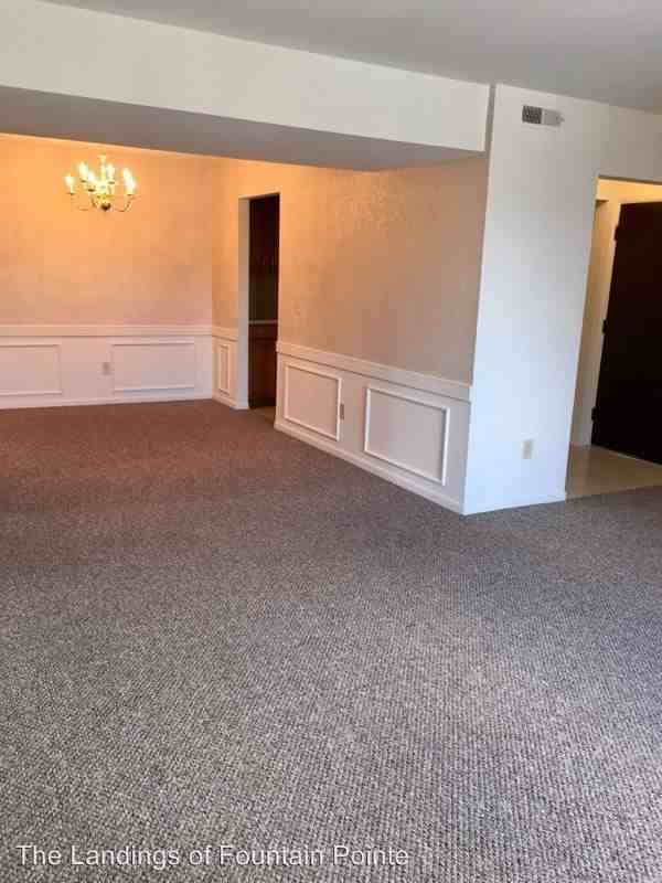 6067 Fountain Pointe - Photo 3 of 9