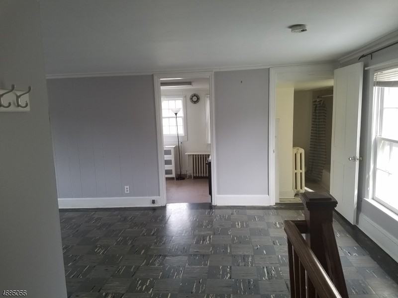19-17 Village Rd - Photo 3 of 10