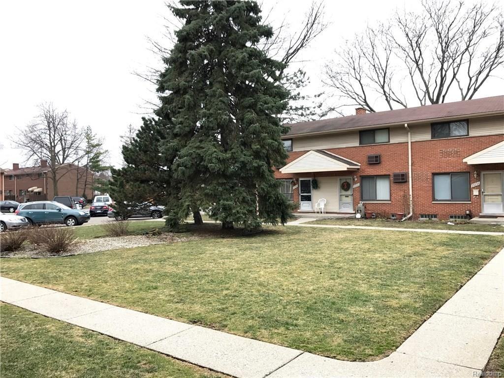 29218 Tessmer Ct - Photo 2 of 10