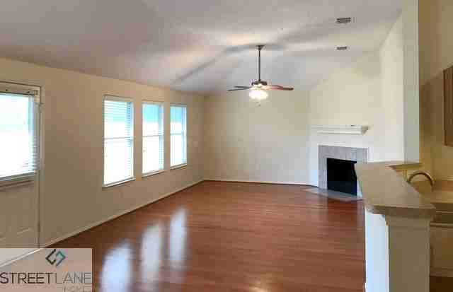 301 Sun Meadow Ln - Photo 2 of 22