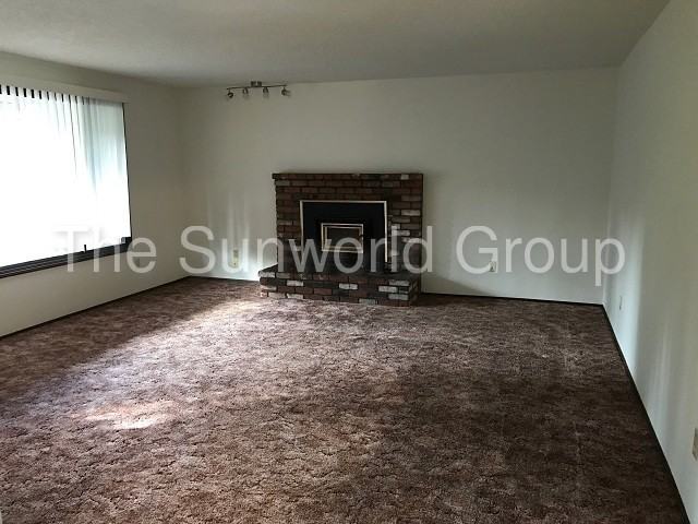 2503 NE 151st Ave - Photo 3 of 10