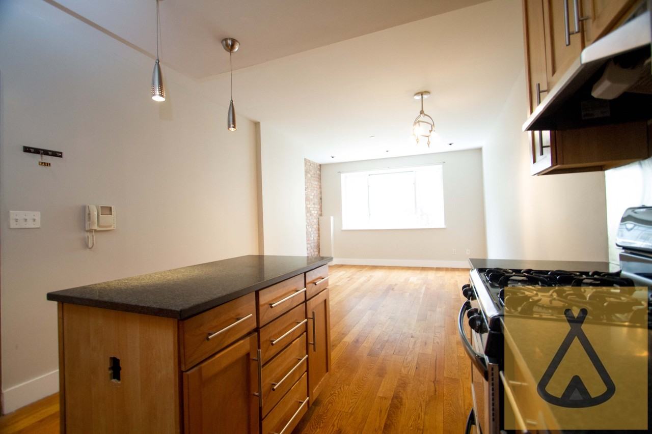 169 Spencer Street #1R - Photo 3 of 18