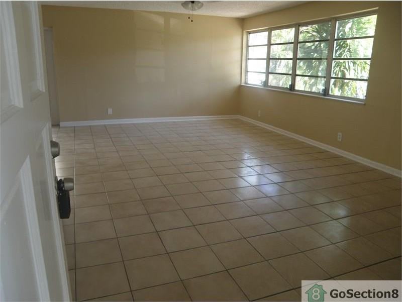 2591 Riverland Dr #2 - Photo 2 of 11