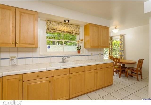 4834 Hampton Rd - Photo 3 of 10