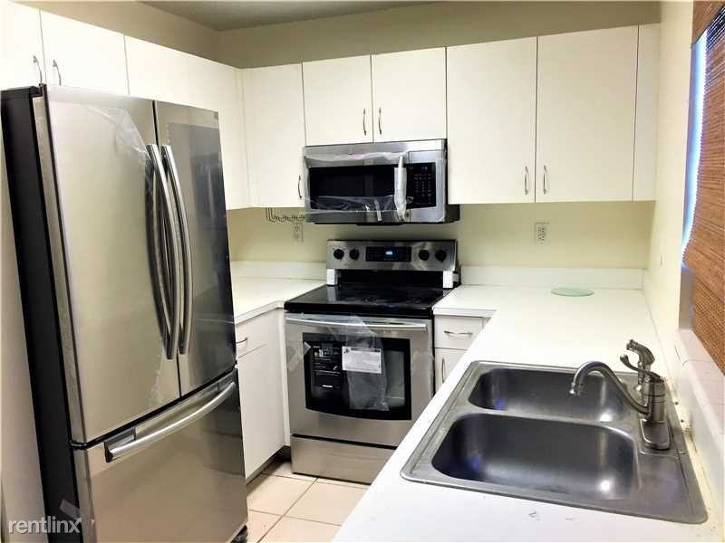 19262 NW 91st Ct - Photo 2 of 6