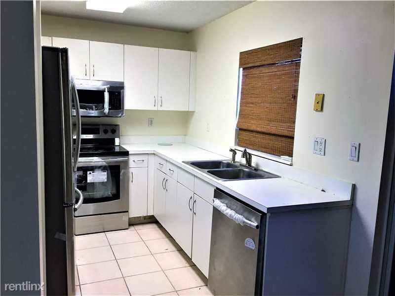 19262 NW 91st Ct - Photo 3 of 6