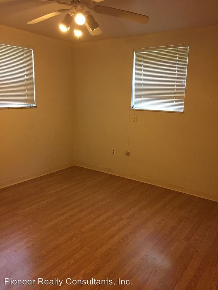 725 Mcdonald Pl - Photo 2 of 10