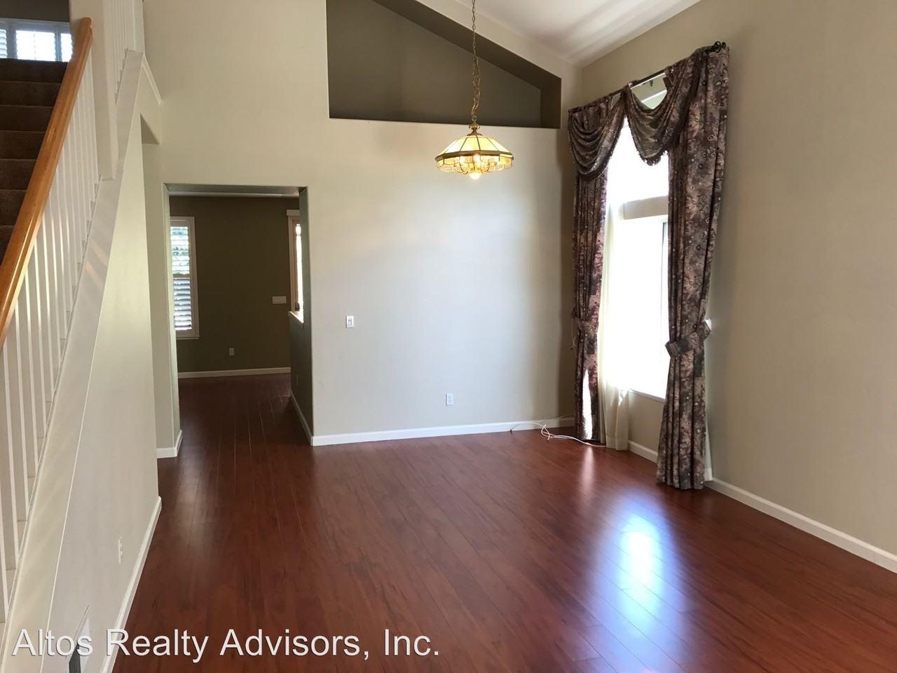 1516 Hammett Ct - Photo 2 of 13