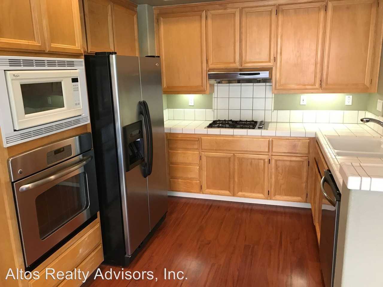 1516 Hammett Ct - Photo 3 of 13