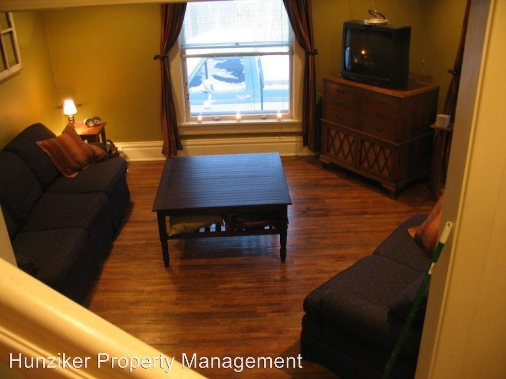 311 S Walnut Ave - Photo 2 of 5