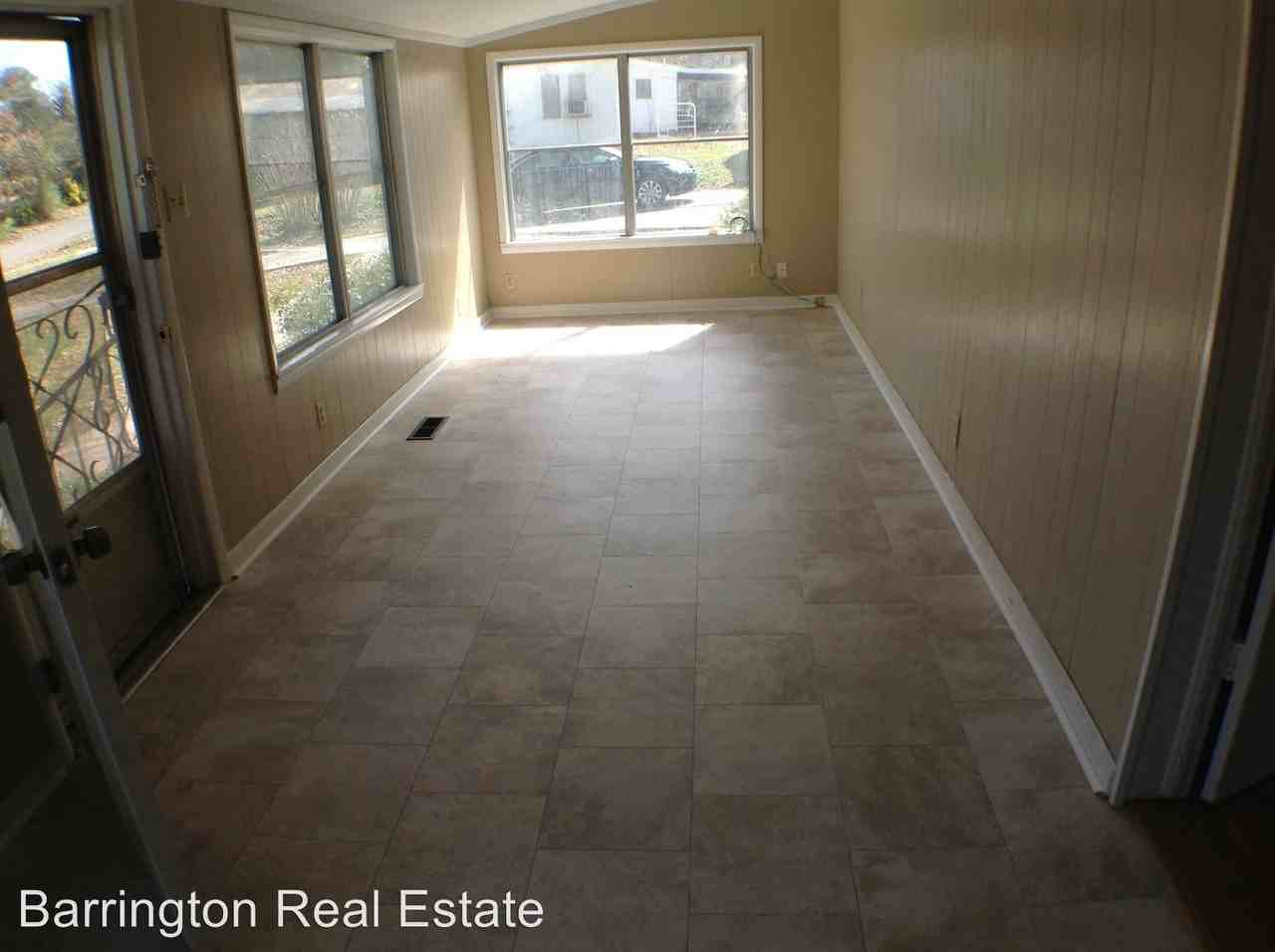 313 Sawyer Dr - Photo 2 of 6