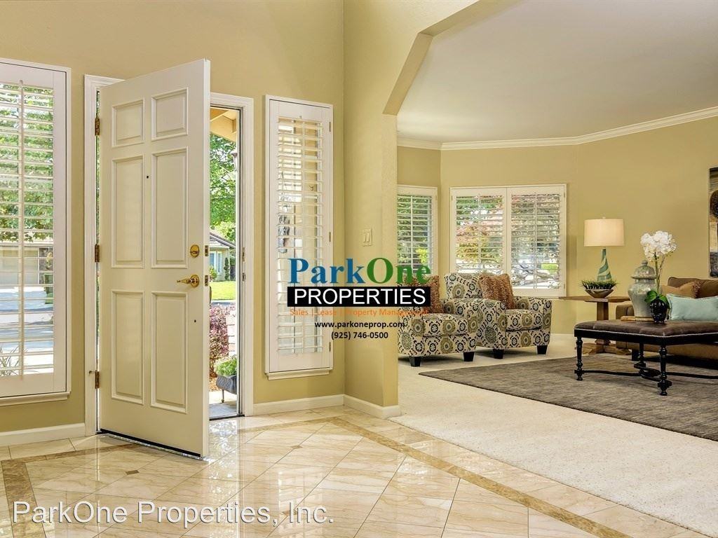 1051 Brightwood Ct - Photo 2 of 10