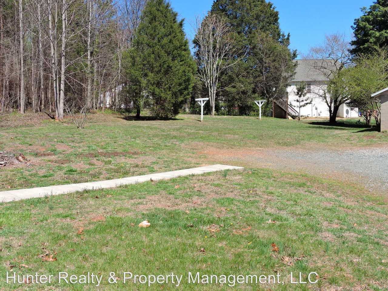 4215 Old Greensboro Rd - Photo 2 of 8