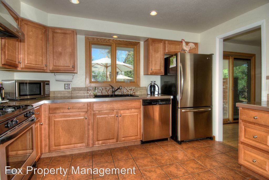 4230 Eutaw Dr - Photo 2 of 10