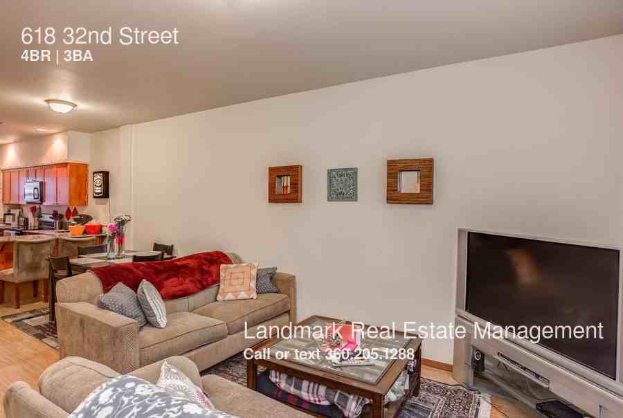 618 32nd St - Photo 3 of 7