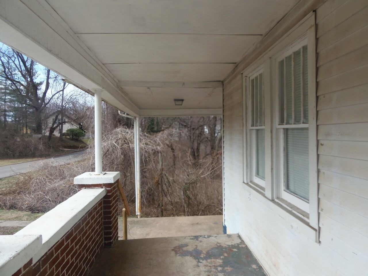 901 Mountain View Terrace SW - Photo 3 of 20