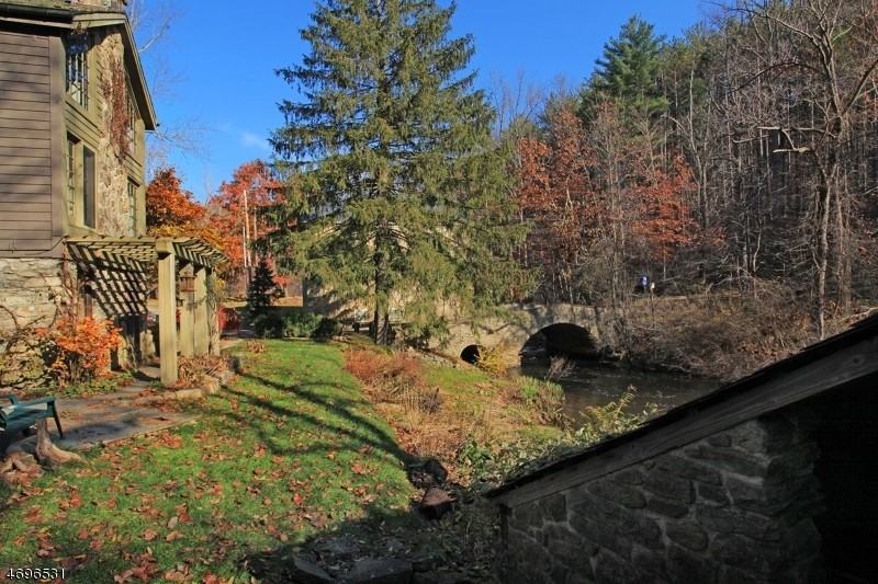 109 Hacklebarney Rd - Photo 3 of 13