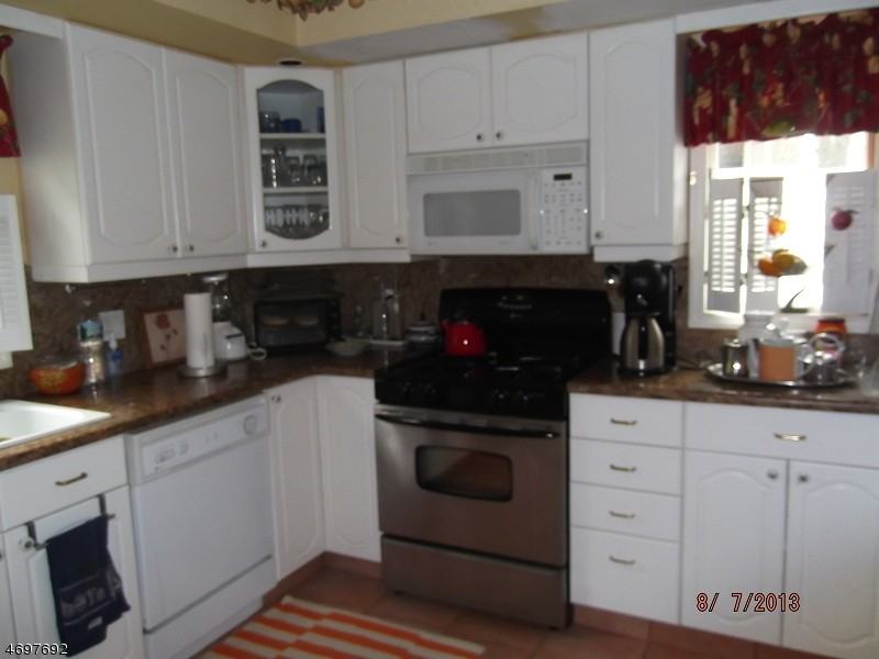 568 W Shore Trail - Photo 2 of 11