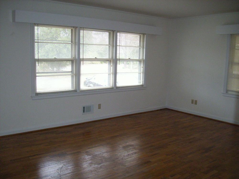 137 Stonewall Jackson Dr - Photo 3 of 17