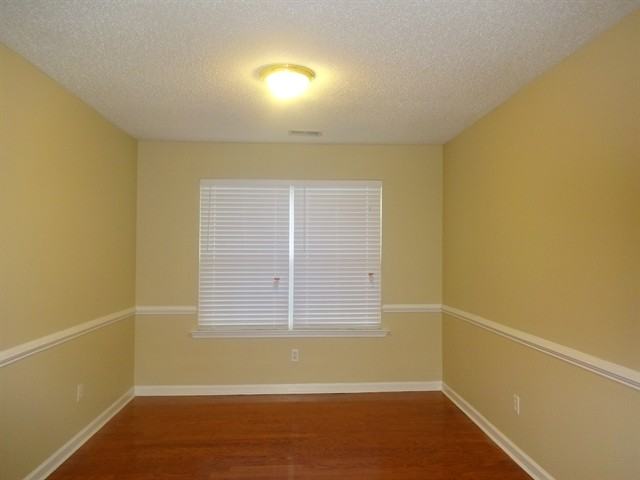 300 Whixley Ln - Photo 3 of 15