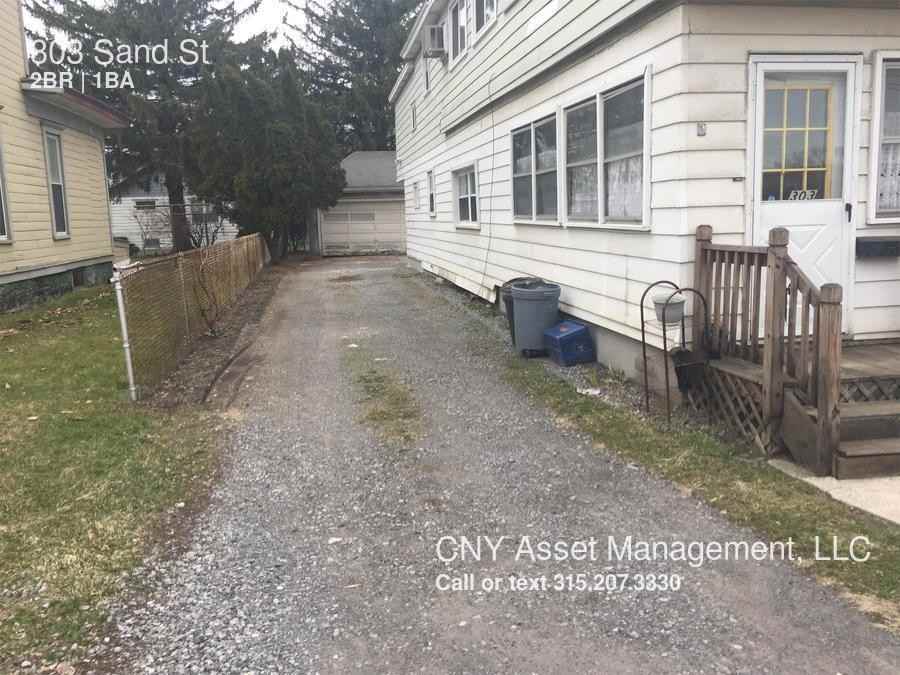 303 Sand St - Photo 2 of 2