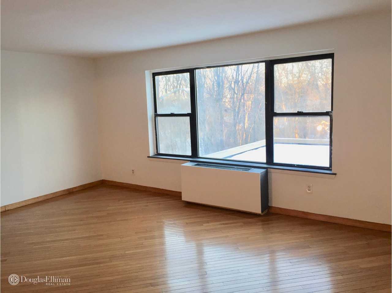 175 Zoe St #2K - Photo 2 of 7