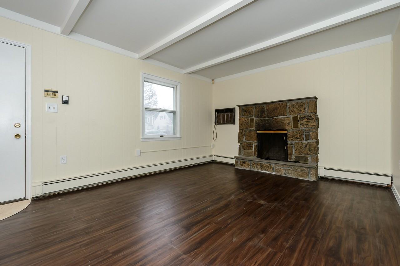 55 Park Ave - Photo 3 of 15