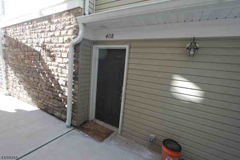 408 Waterview Ct - Photo 3 of 18